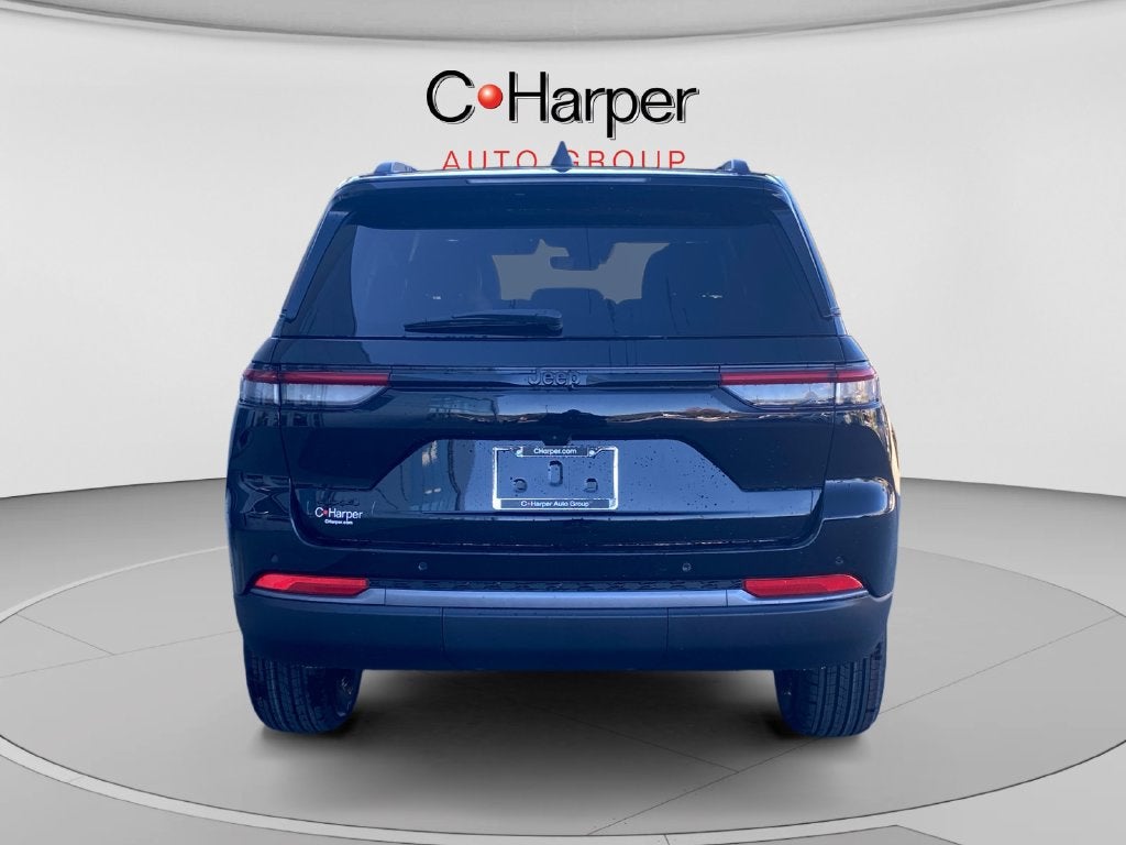 2027 Jeep Grand Cherokee Laredo Altitude