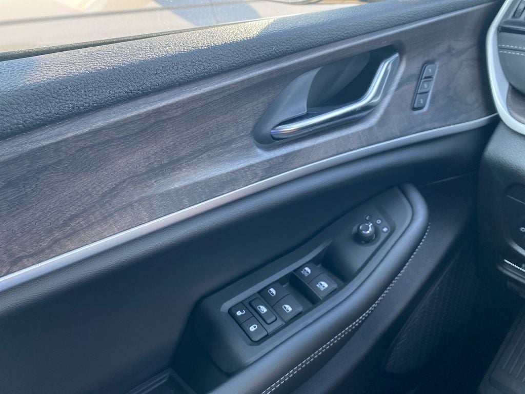 2027 Jeep Grand Cherokee Limited