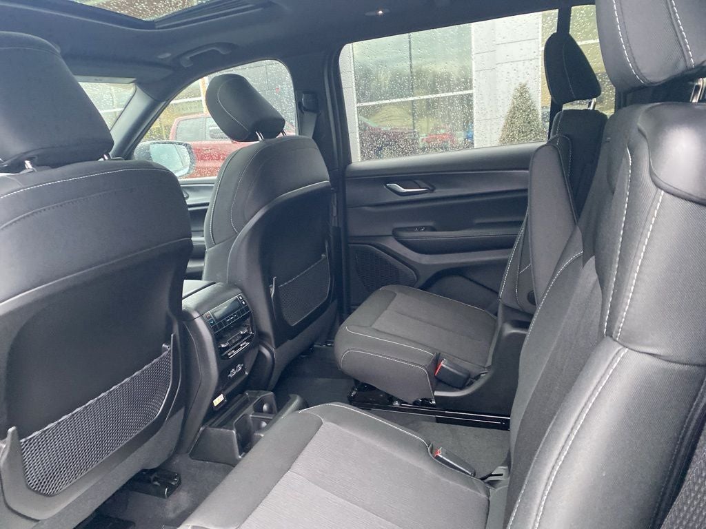 2026 Jeep Grand Cherokee L GRAND CHEROKEE L LAREDO X 4X4