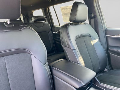 2027 Jeep Grand Cherokee L Laredo Altitude