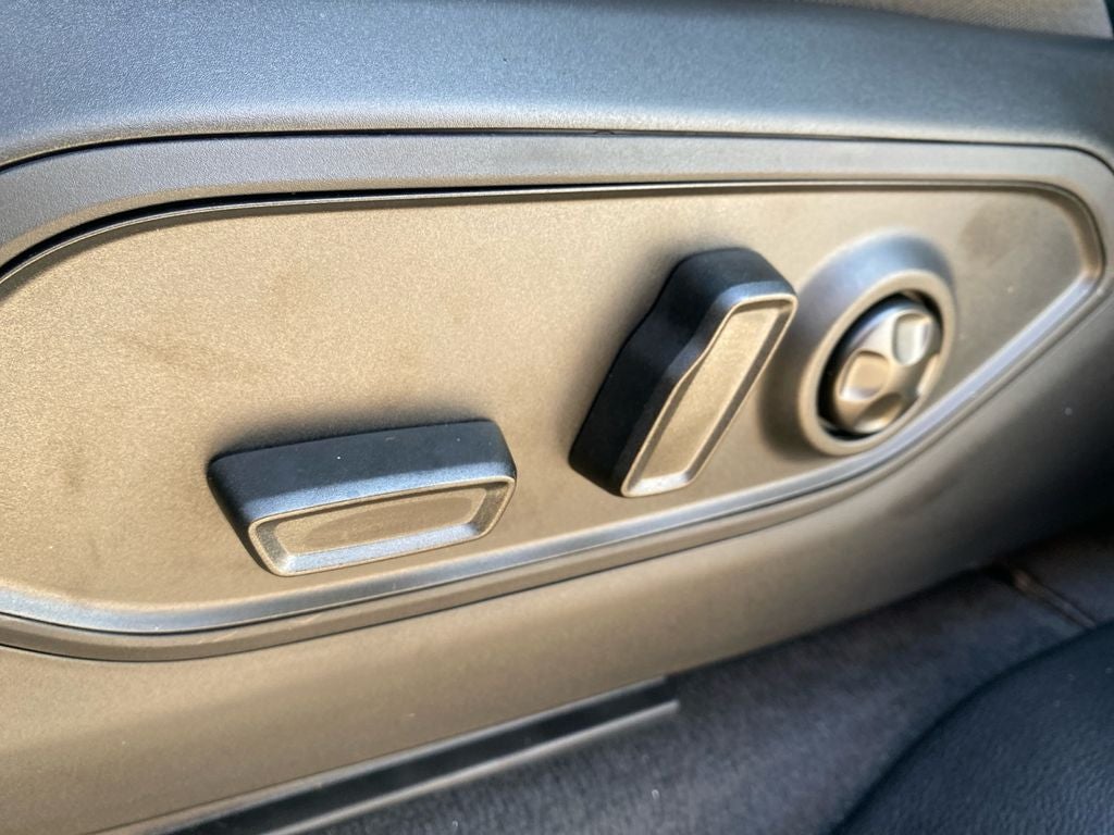 2027 Jeep Grand Cherokee L Laredo Altitude