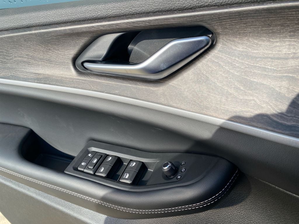 2027 Jeep Grand Cherokee L Laredo Altitude