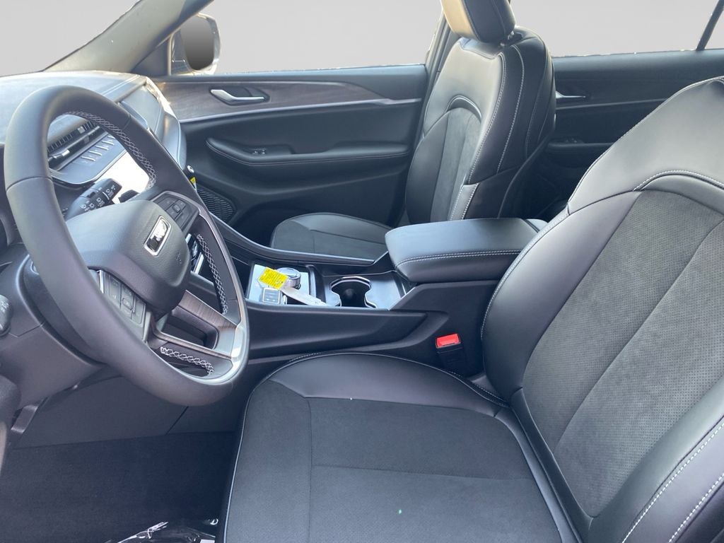 2027 Jeep Grand Cherokee L Laredo Altitude