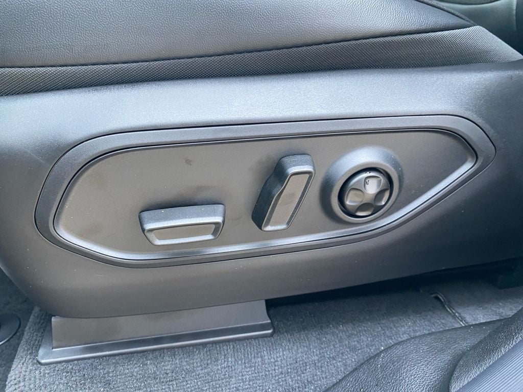 2027 Jeep Grand Cherokee L Laredo Altitude