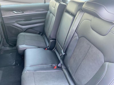 2027 Jeep Grand Cherokee L Laredo Altitude