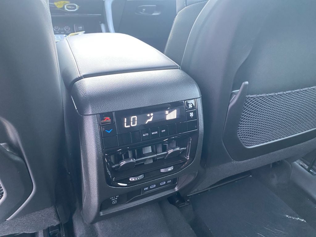 2027 Jeep Grand Cherokee L Laredo Altitude