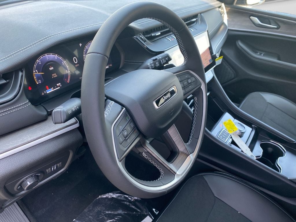 2027 Jeep Grand Cherokee L Laredo Altitude