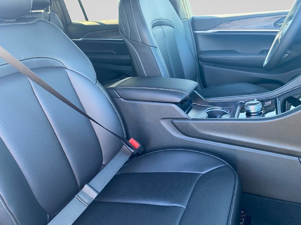 2027 Jeep Grand Cherokee L Limited