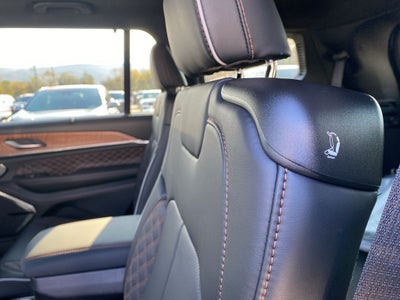 2025 Jeep Grand Cherokee L GRAND CHEROKEE L SUMMIT RESERVE 4X4