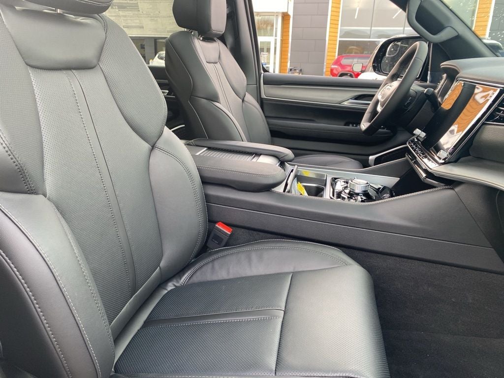 2026 Jeep Grand Wagoneer GRAND WAGONEER UPLAND 4X4