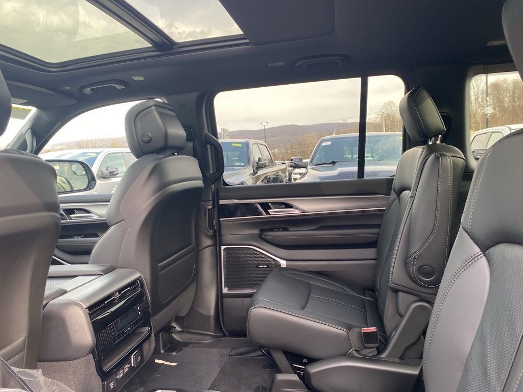 2026 Jeep Grand Wagoneer GRAND WAGONEER UPLAND 4X4