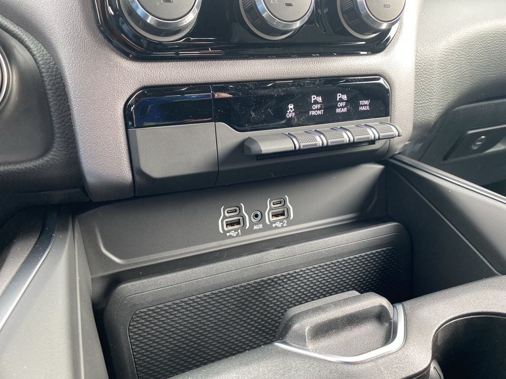 2026 RAM 1500 RAM 1500 BIG HORN CREW CAB 4X4 5'7' BOX