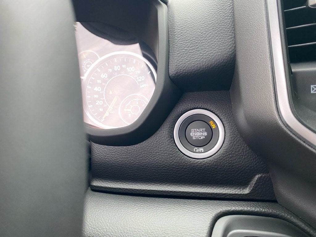 2027 RAM 1500 Big Horn/Lone Star