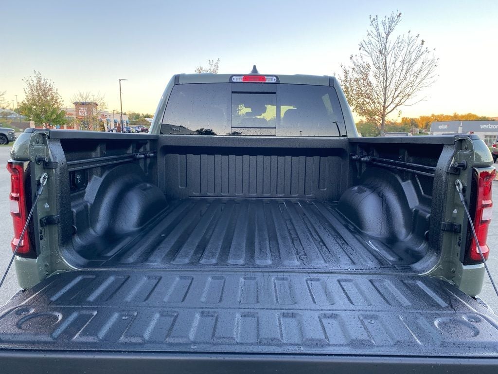 2026 RAM 1500 RAM 1500 TRADESMAN CREW CAB 4X4 5'7' BOX