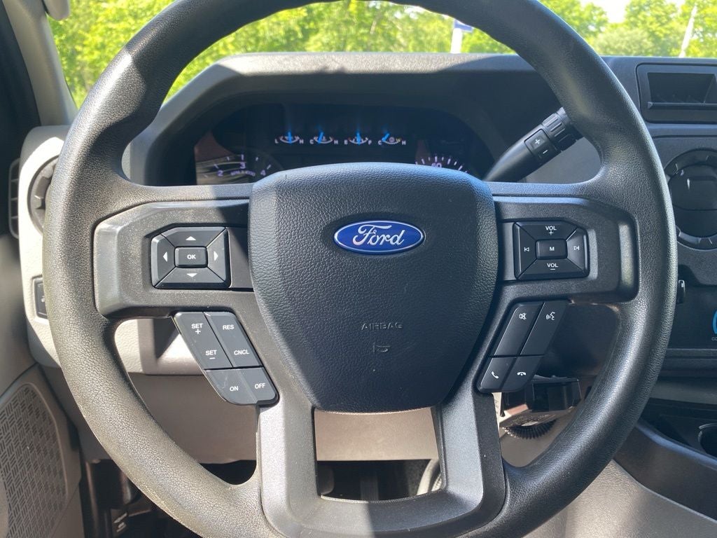 2022 Ford E-350SD Base Cutaway