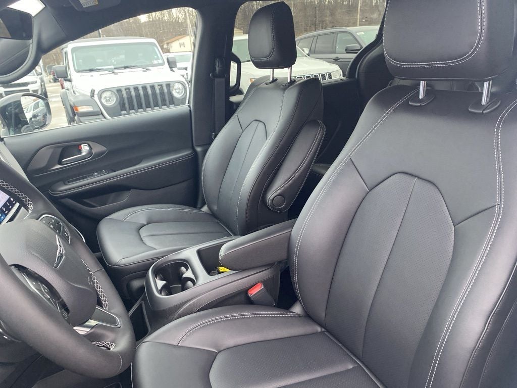 2026 Chrysler Voyager VOYAGER LX