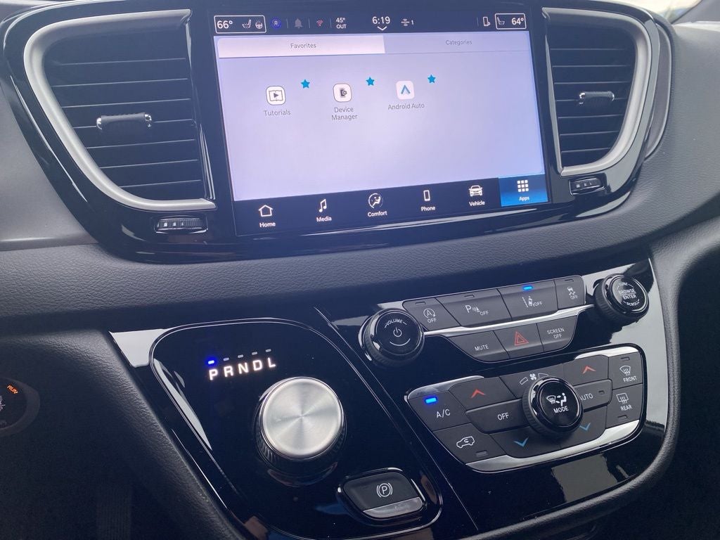 2026 Chrysler Voyager VOYAGER LX