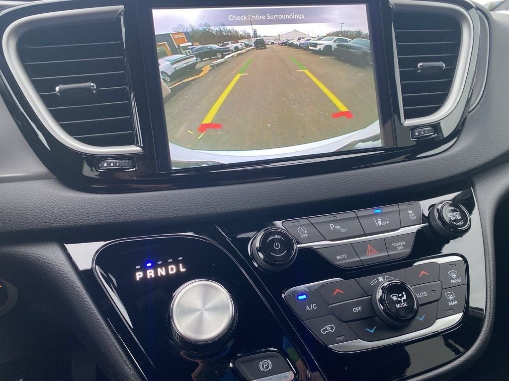 2026 Chrysler Voyager VOYAGER LX