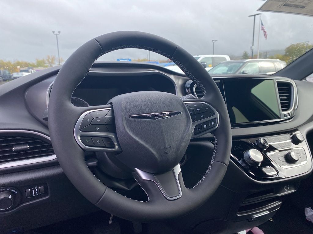 2026 Chrysler Voyager VOYAGER LX