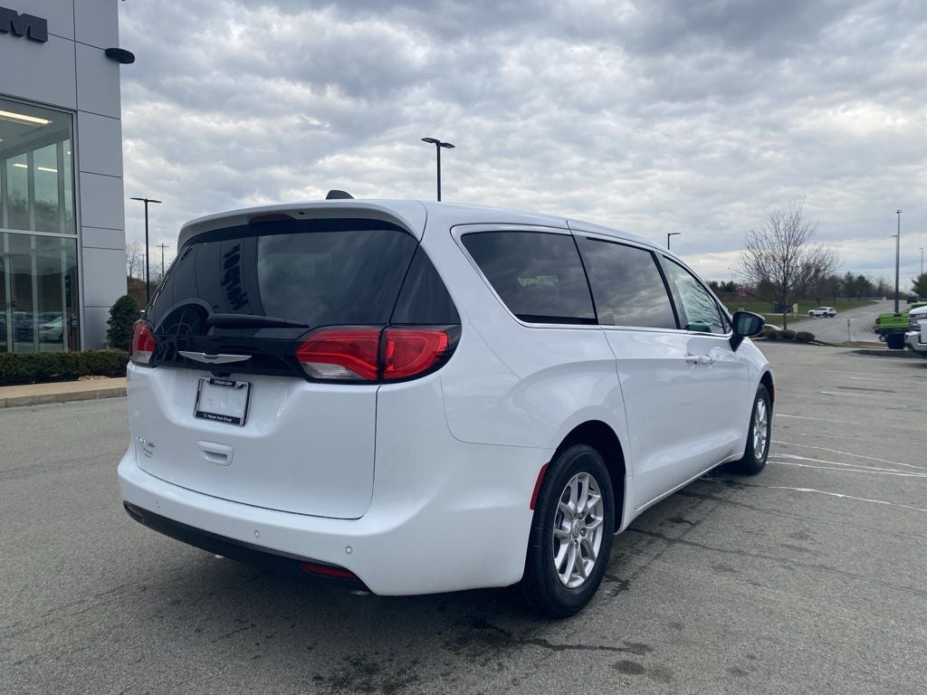 2026 Chrysler Voyager VOYAGER LX