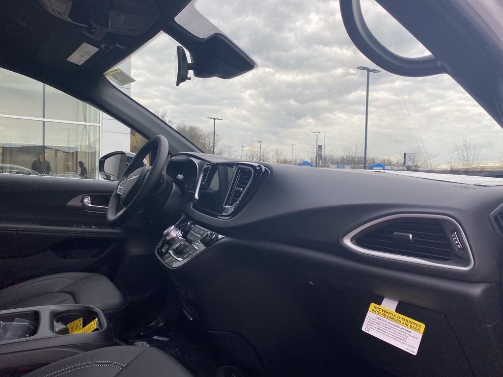 2026 Chrysler Voyager VOYAGER LX