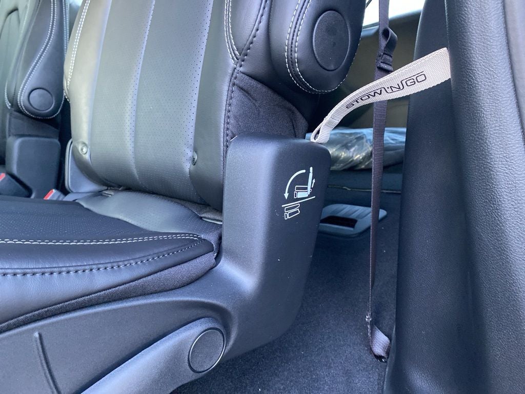 2026 Chrysler Pacifica PACIFICA SELECT AWD