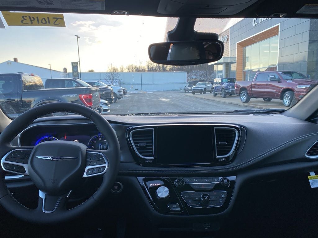 2026 Chrysler Pacifica PACIFICA SELECT AWD