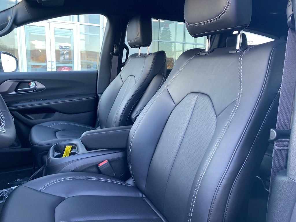 2026 Chrysler Pacifica PACIFICA SELECT AWD