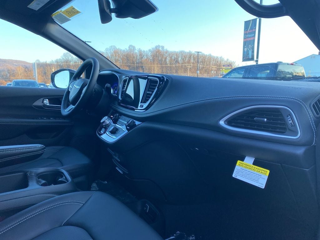 2026 Chrysler Pacifica PACIFICA SELECT AWD