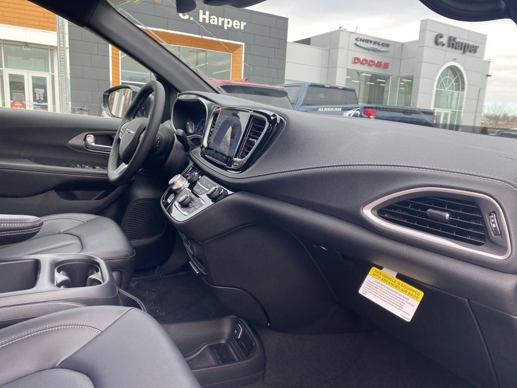 2026 Chrysler Pacifica PACIFICA SELECT AWD