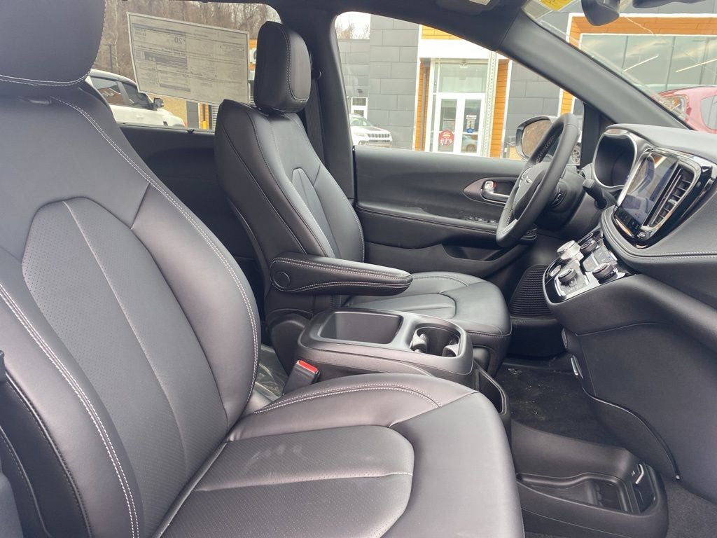 2026 Chrysler Pacifica PACIFICA SELECT AWD