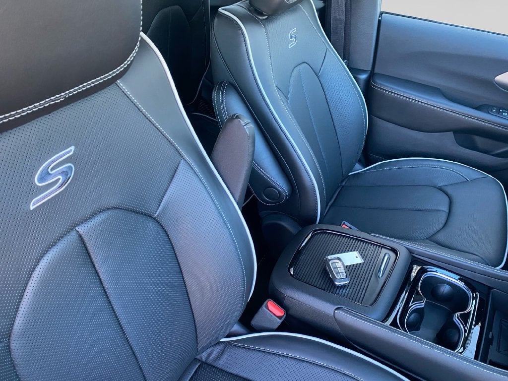 2027 Chrysler Pacifica Limited