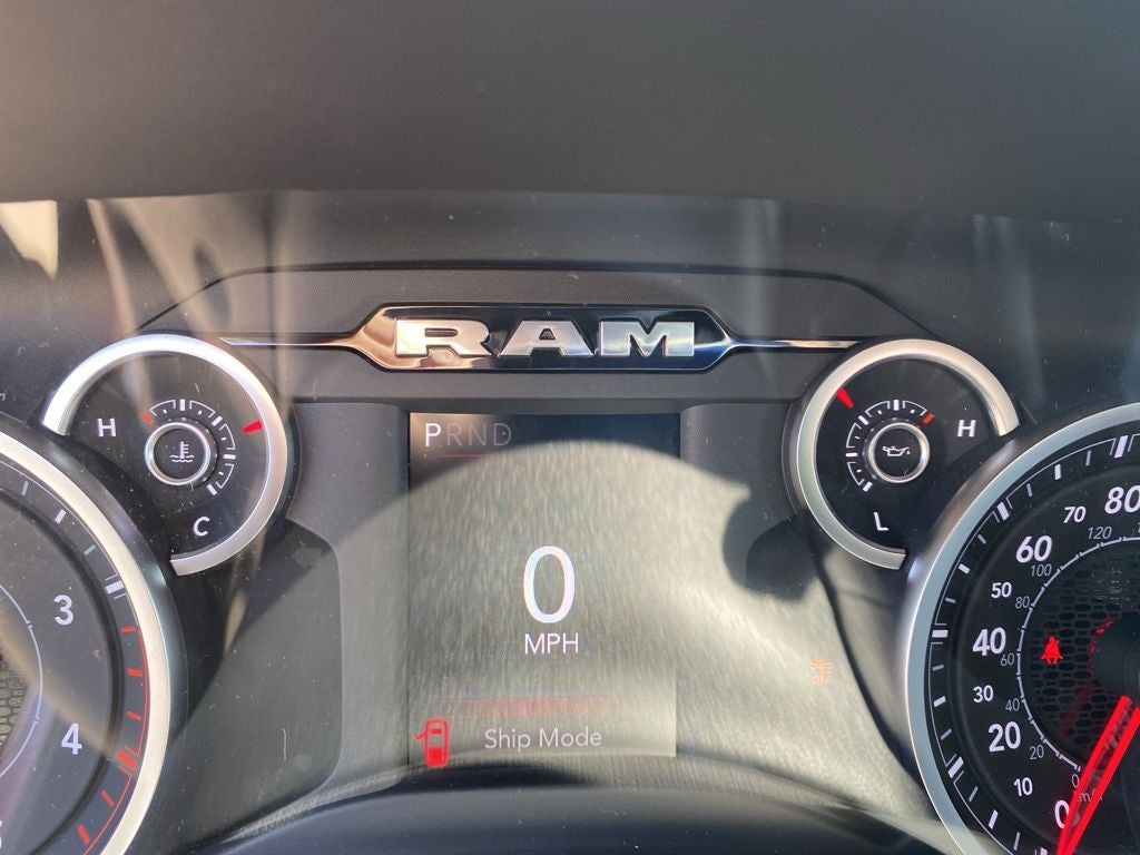 2025 RAM 2500 RAM 2500 TRADESMAN CREW CAB 4X4 6'4' BOX