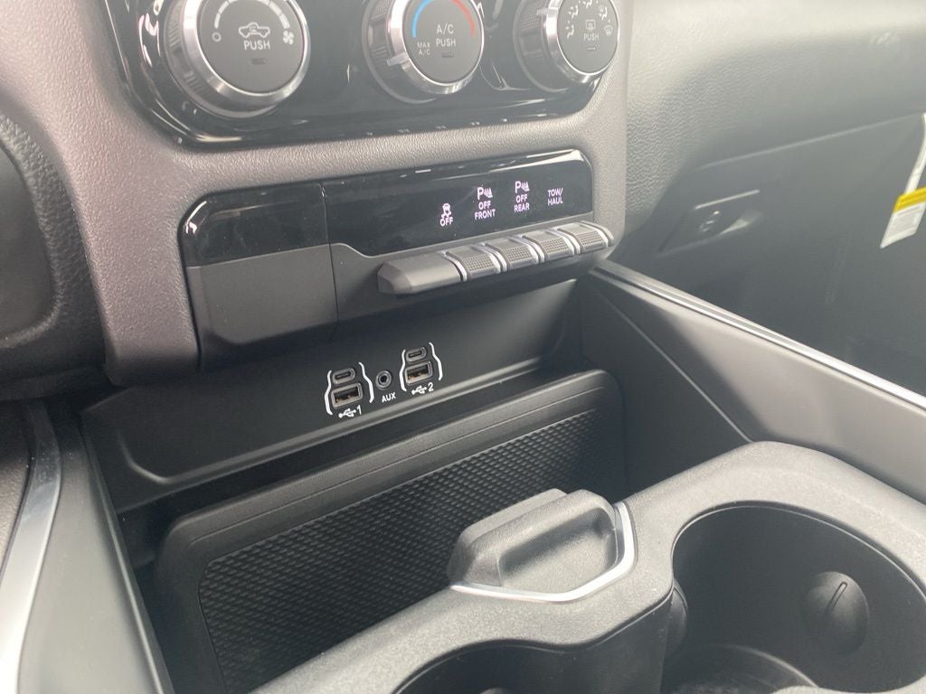 2026 RAM 1500 RAM 1500 BIG HORN CREW CAB 4X4 5'7' BOX