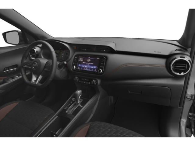 2021 Nissan Kicks SR