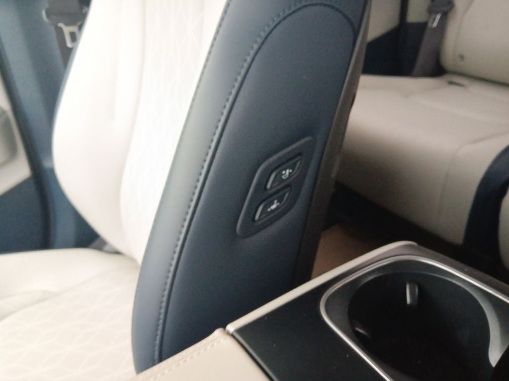 2025 Kia Carnival Hybrid EX
