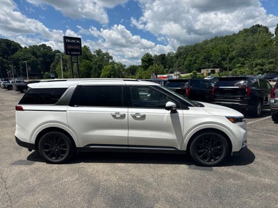 2024 Kia Carnival SX