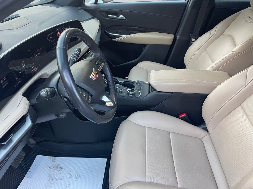 2024 Cadillac XT4 Premium Luxury