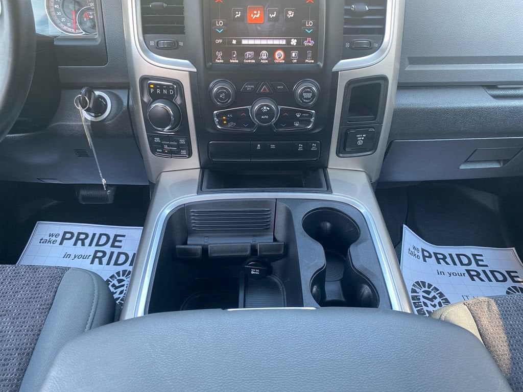 2017 RAM 1500 Big Horn Crew Cab 4x4 5'7" Box
