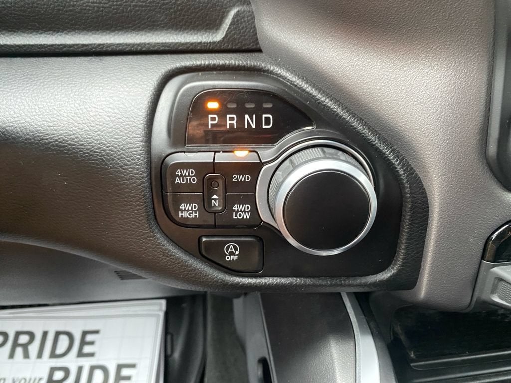2022 RAM 1500 Big Horn Crew Cab 4x4 5'7" Box
