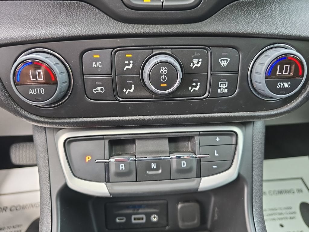 2023 GMC Terrain SLT