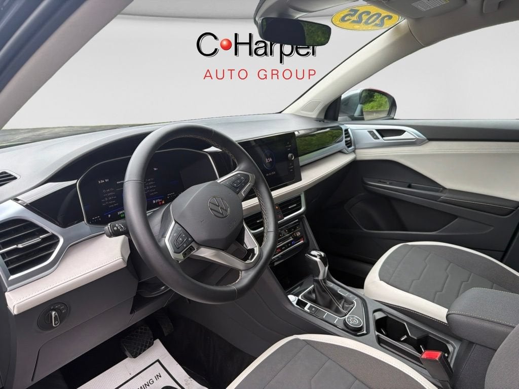 2025 Volkswagen Taos 1.5T SE