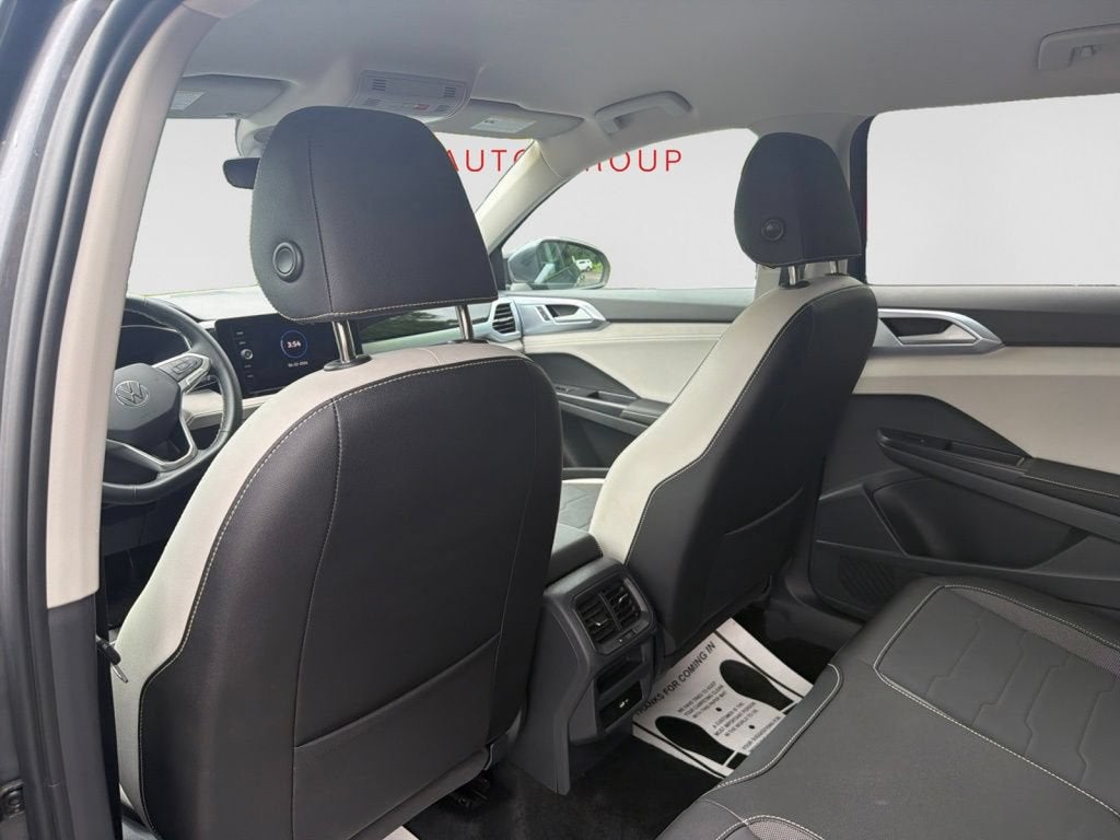 2025 Volkswagen Taos 1.5T SE