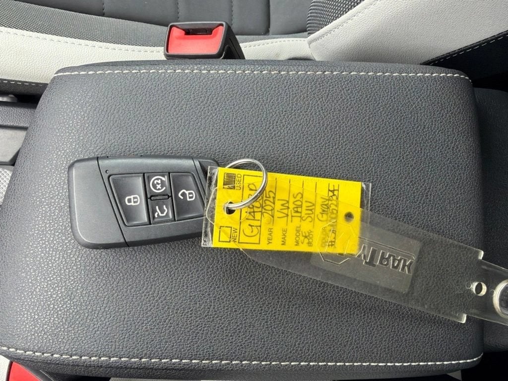 2025 Volkswagen Taos 1.5T SE