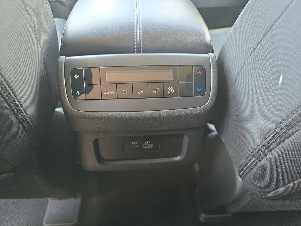 2023 Nissan Pathfinder SV 4WD