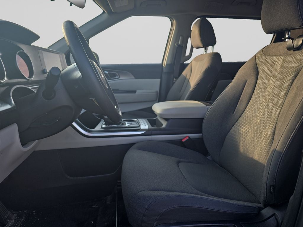 2022 Kia Carnival LX
