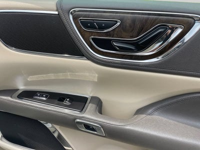2017 Lincoln Continental Premiere