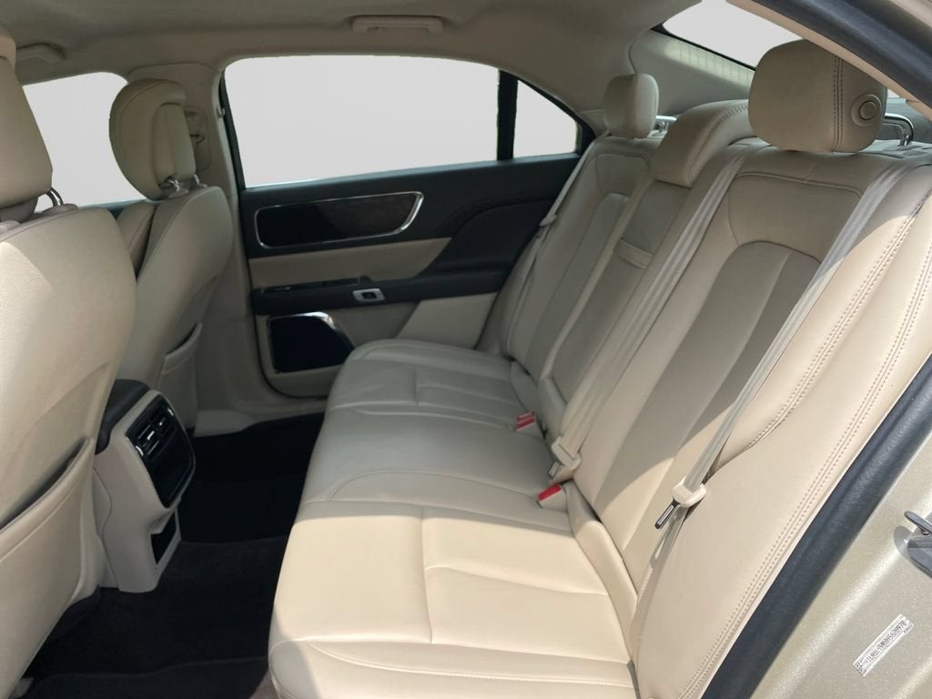 2017 Lincoln Continental Premiere