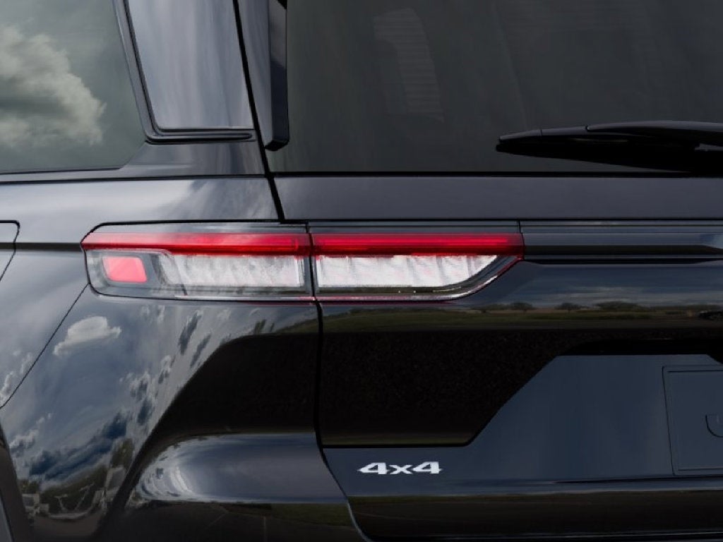 2027 Jeep Grand Cherokee GRAND CHEROKEE LAREDO X 4X4